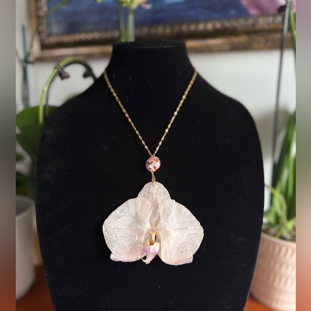 Elegant Orchid Pendant Necklace